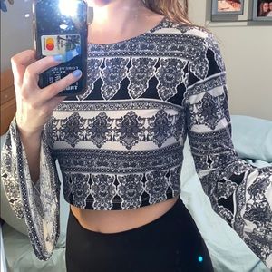 Long sleeve Patterned Crop Top
